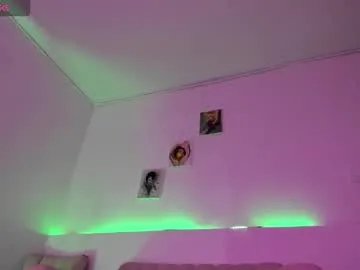 tinymoon_ on Chaturbate