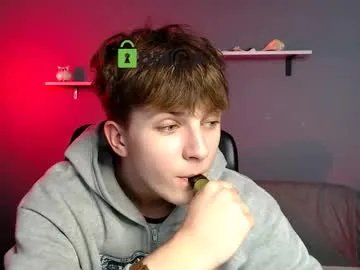 travis_wolf_ on Chaturbate