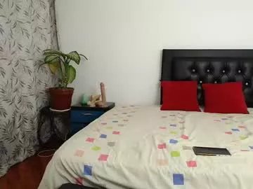 versatileguuy on Chaturbate