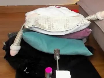 yiseth_02 on Chaturbate