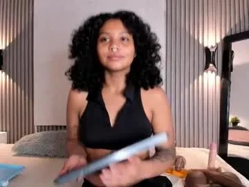 zafiiraa on Chaturbate