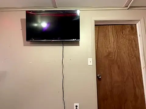 1Lustfully_yours on StripChat