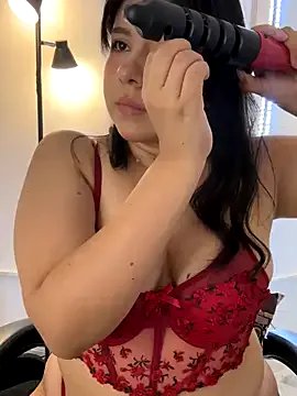 _Bella_7 on StripChat