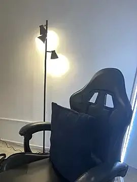 _Bella_7 on StripChat