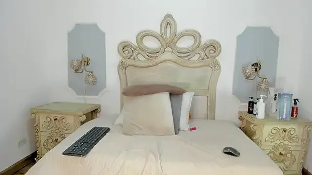 _chloe_adams on StripChat