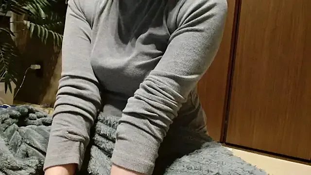 _Ema_ch on StripChat