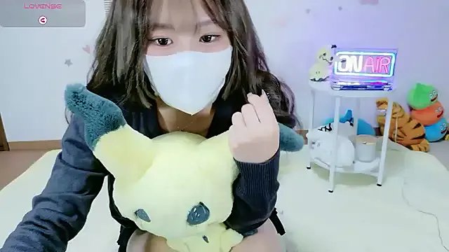 _Iroha_99 on StripChat