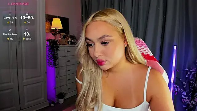 _Loneve__ on StripChat