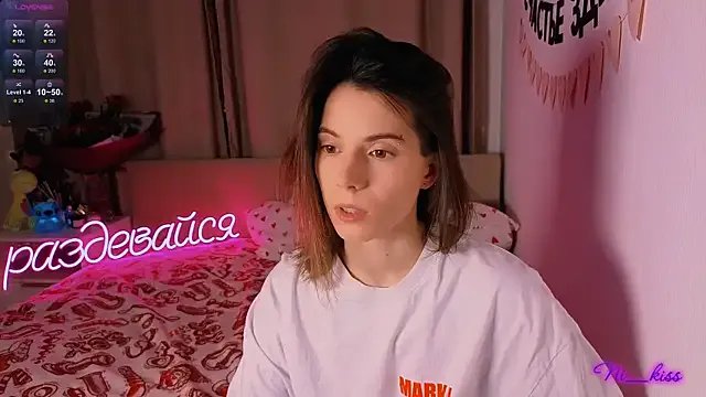 _ni_kiss — neon paint show