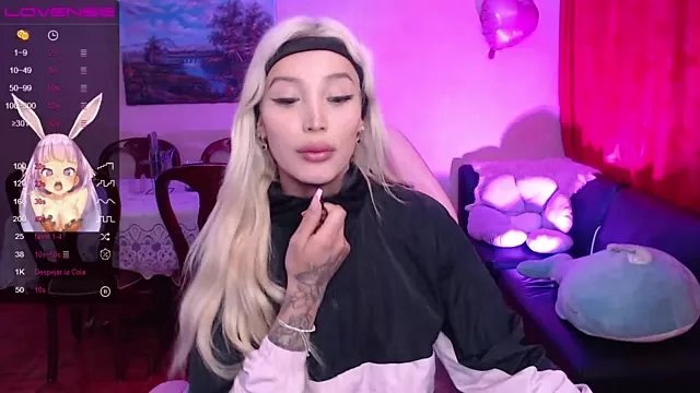 _viioletweekend_ on StripChat