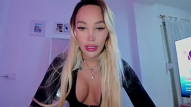 _viioletweekend_ on StripChat