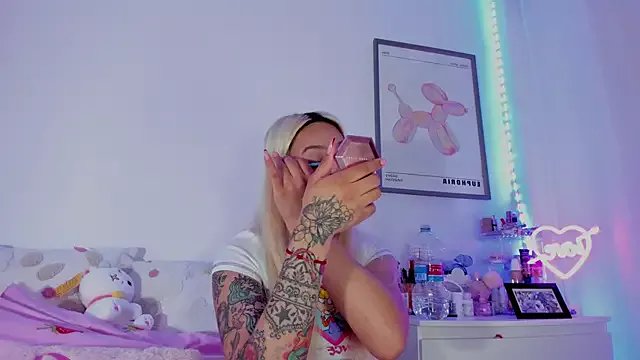 _viioletweekend_ on StripChat