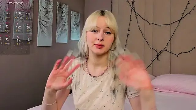 AdeleSilvy — suck&lick finger