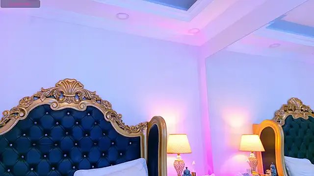 AdelinaVans on StripChat