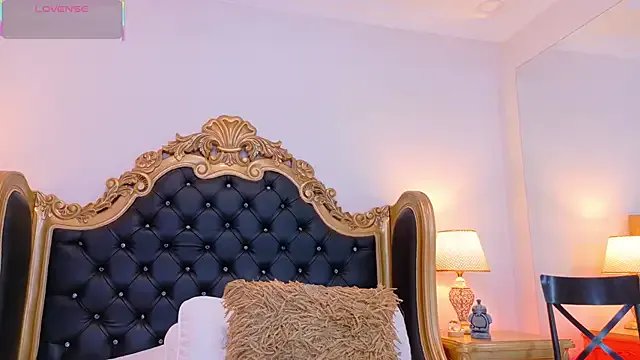 AdelinaVans on StripChat