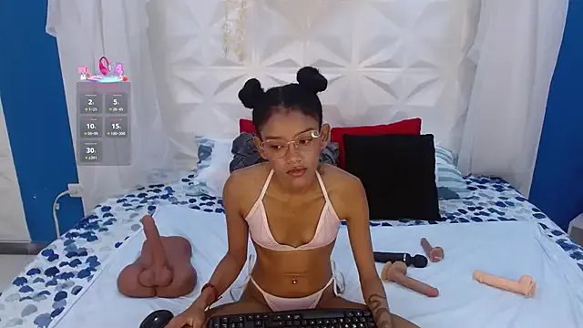 adisson_petite1 on StripChat