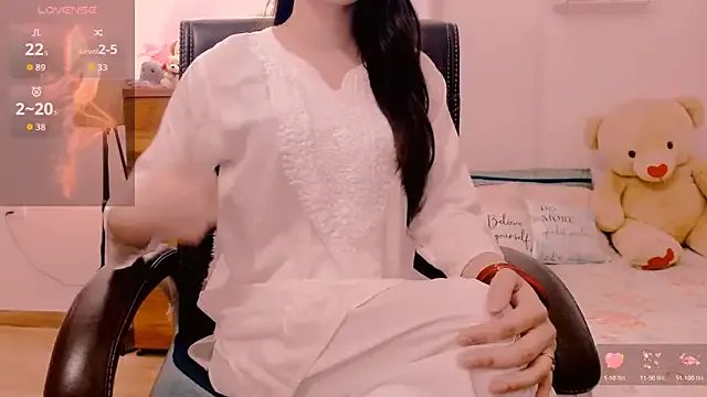 adore_khushbuu's avatar