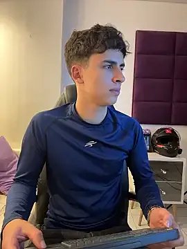 AdrianRinaldi on StripChat