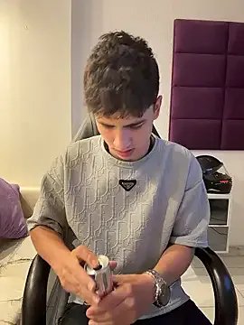 AdrianRinaldi on StripChat