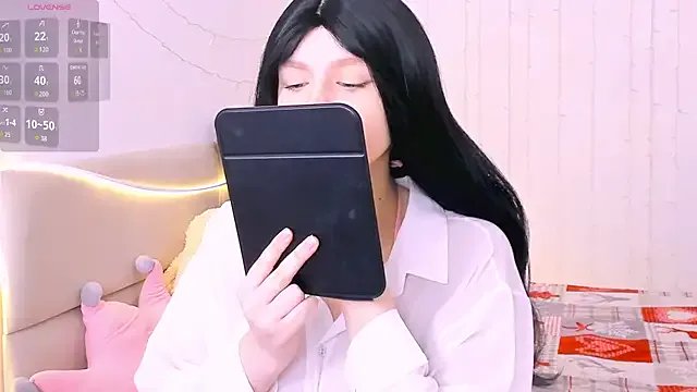 AishaAysitt — Roll up the panties