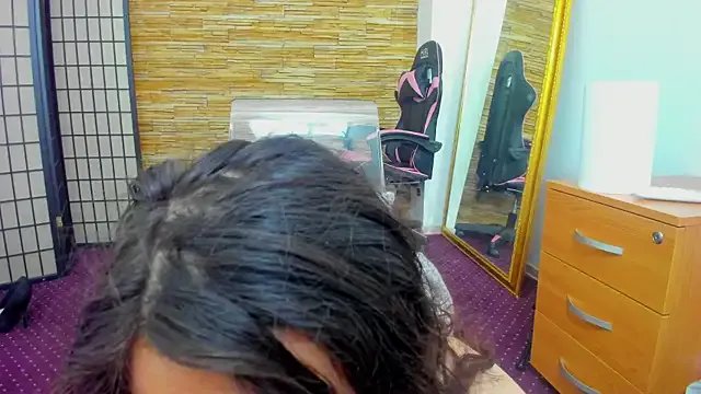 AishaRouhi on StripChat