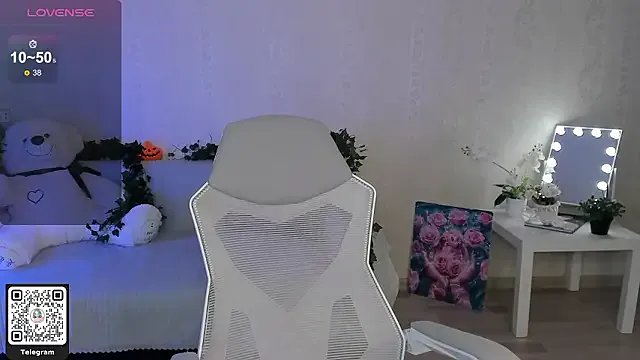 Akemila on StripChat