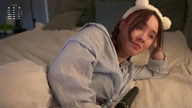 AlbertaClack on StripChat