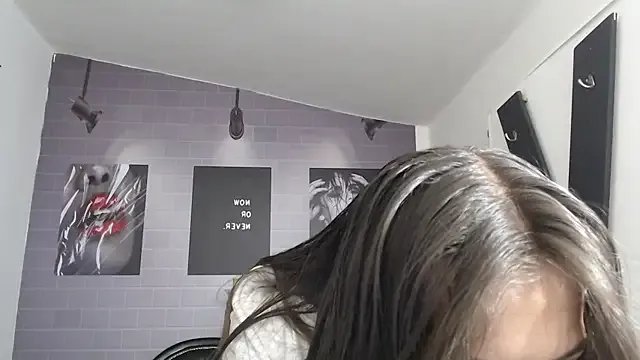 aleesha_cameron02 on StripChat