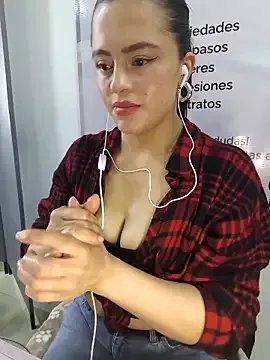 ALEJA__22 on StripChat