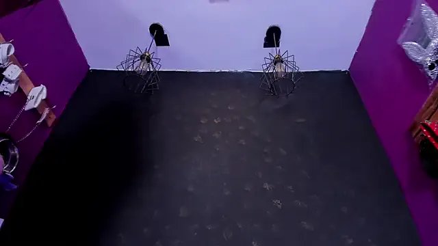 Alexa_Slave on StripChat