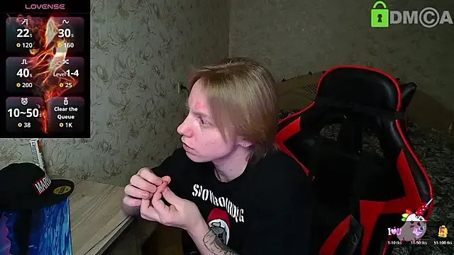 Alexis_Gordon — topless 5 minutes  :)