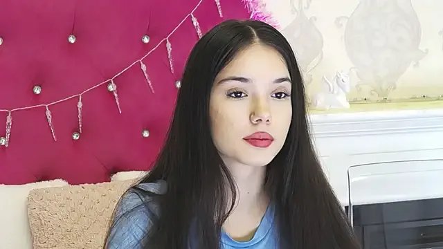 AlexisDevine on StripChat