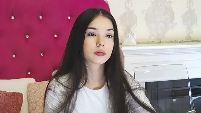 AlexisDevine on StripChat