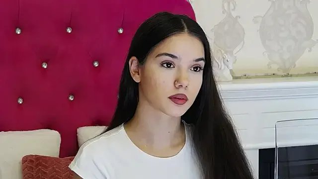 AlexisDevine on StripChat