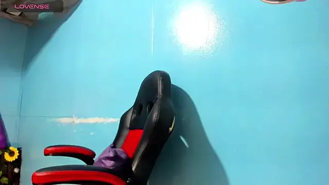 Alice_brandom on StripChat