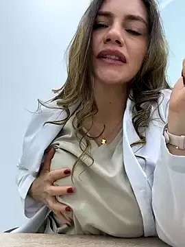 alicee16 on StripChat