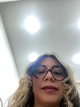 alicee16 on StripChat