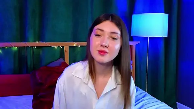 AliceZimmer — Suck Fingers Close Up