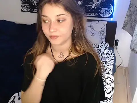 AlienforTwenty on StripChat