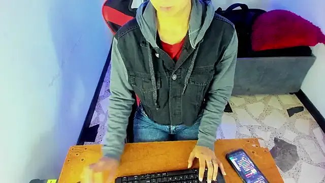 alison_moon7 on StripChat