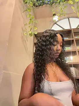 alisonn_moon on StripChat