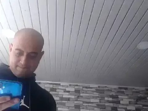 alphaswitchard on StripChat