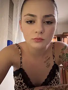 alwayshornyvivi's avatar