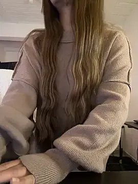 aly_golden_ on StripChat