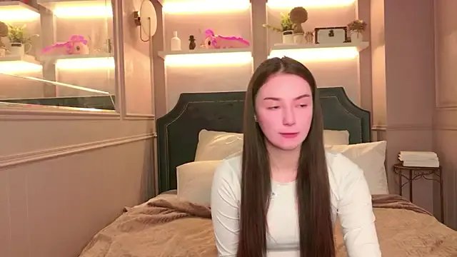 Amber_Bond on StripChat