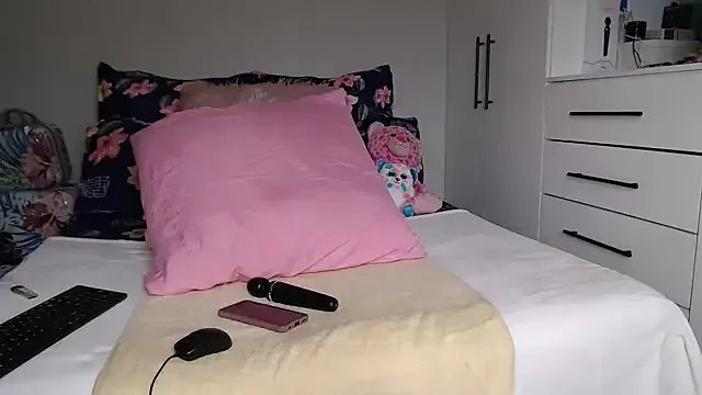 Amberbela on StripChat