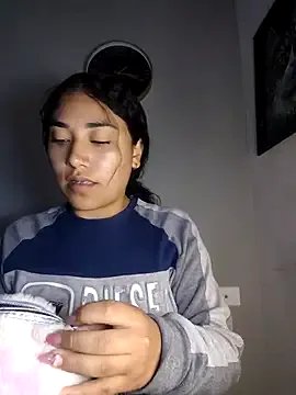 AmberGold- on StripChat