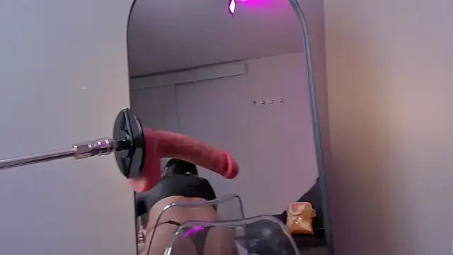 Amy_whittee on StripChat