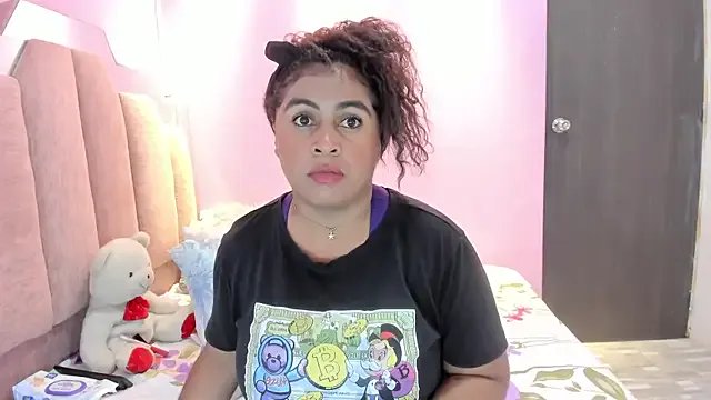 AndreaSweet2 on StripChat