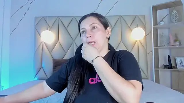 angelswets on StripChat